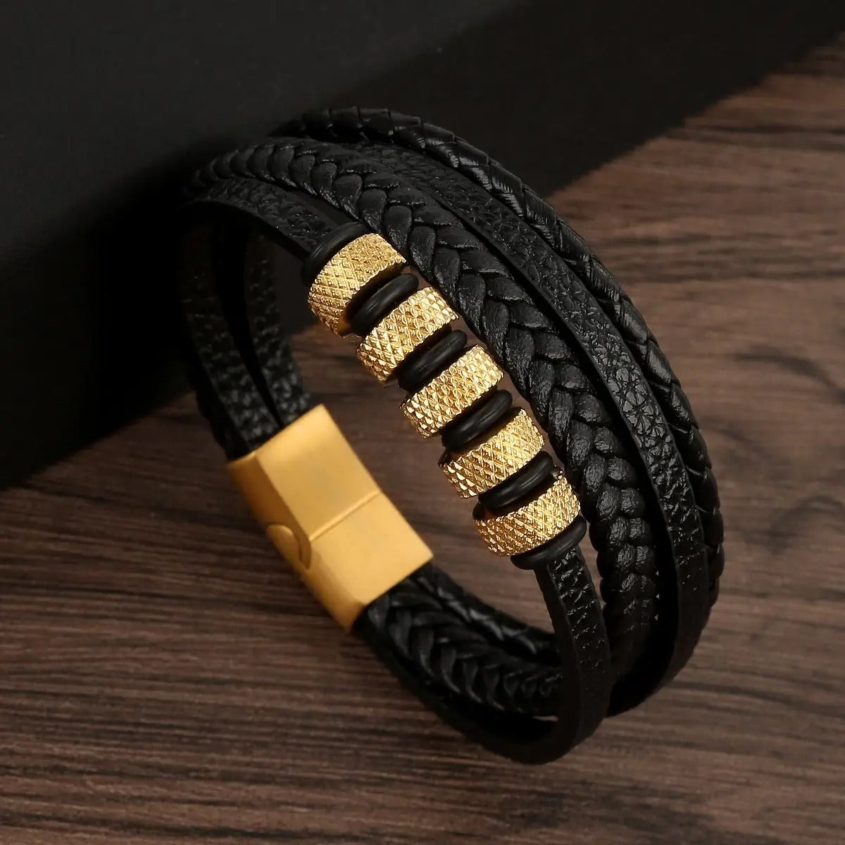 Heren Multi-Laags Leren Armband | Bevroren Metalen Accenten | Magnetische Gesp | Streetwear