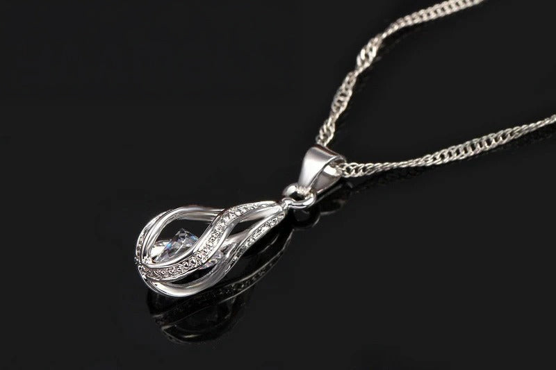 Dames Waterdruppel CZ Sieradenset | Verzilverde Ketting & Oorbellen | Elegant Cadeau
