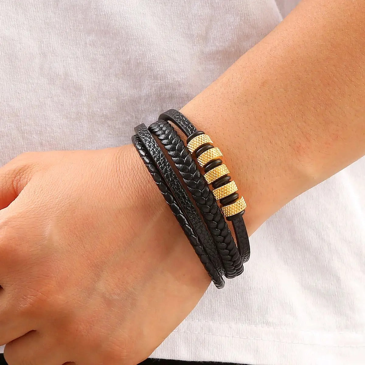Heren Multi-Laags Leren Armband | Bevroren Metalen Accenten | Magnetische Gesp | Streetwear